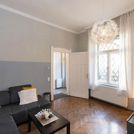 Vaci Street Premier Apartment Budapest Luaran gambar