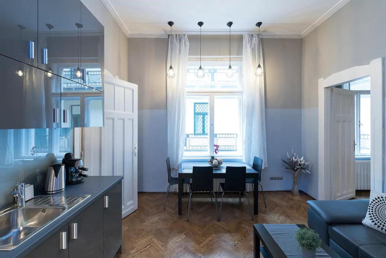 Vaci Street Premier Apartment Budapest Luaran gambar