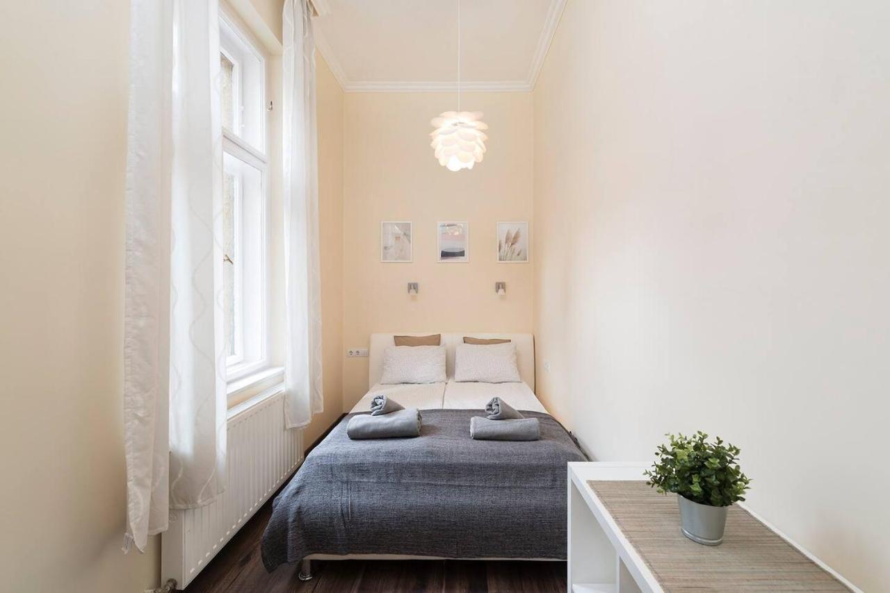 Vaci Street Premier Apartment Budapest Luaran gambar